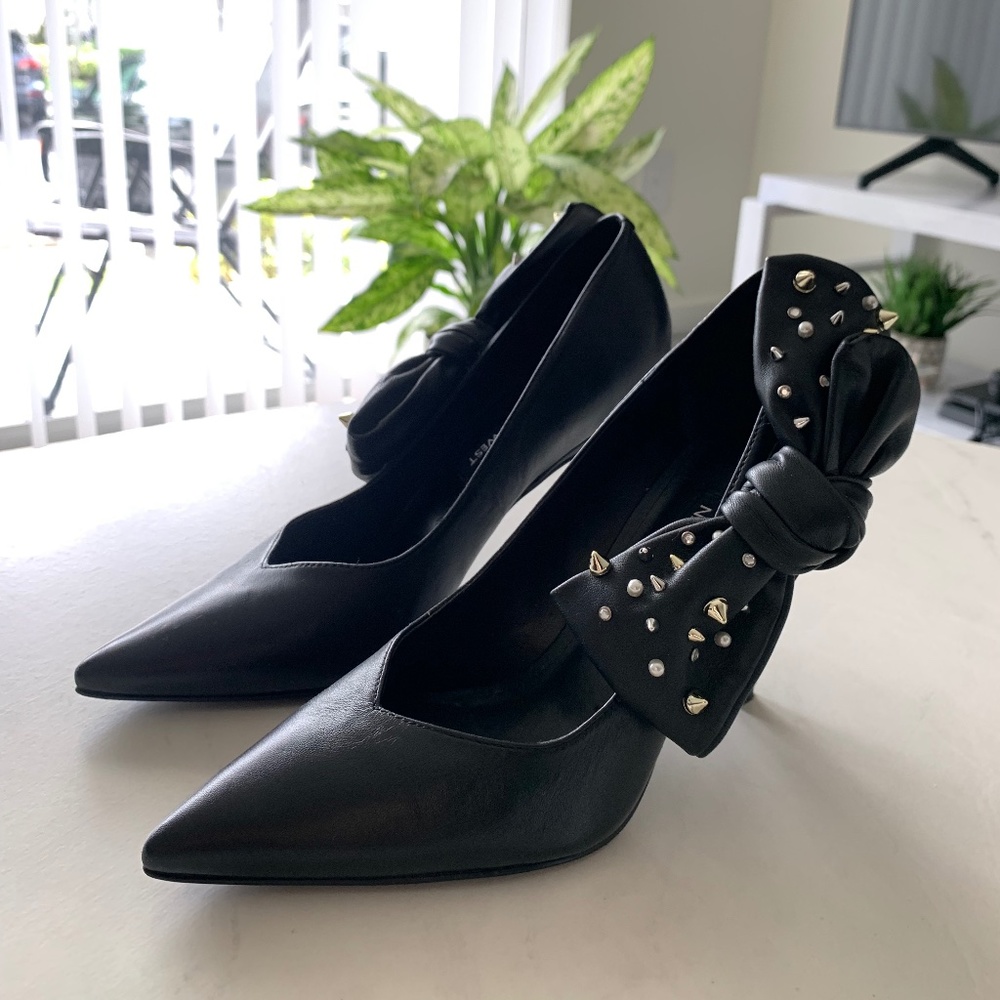 Nine West Black Pump - Bow stud